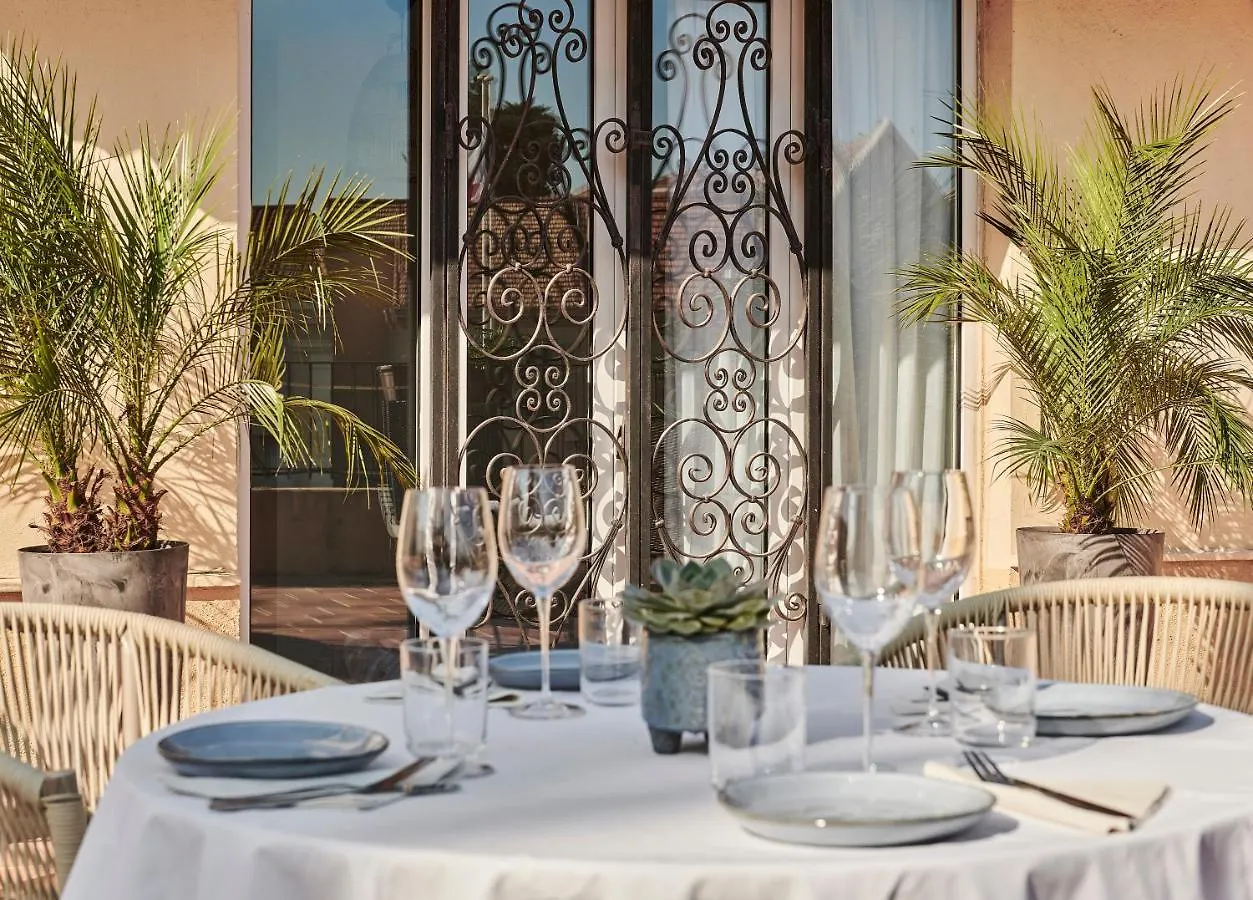 Hotel Le Suquet Cannes France
